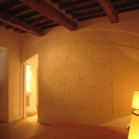 Rinathos Guesthouse アレッツォ エクステリア 写真